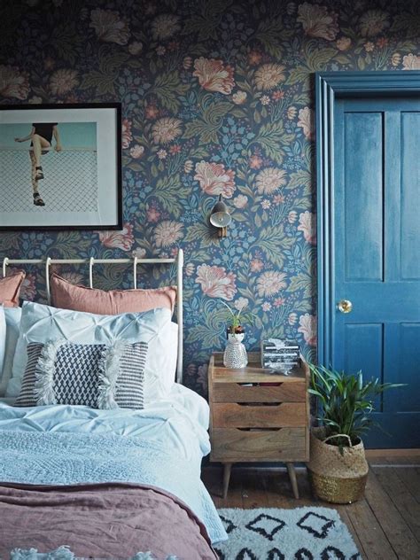 45 Beautiful Bedroom Wallpaper Decorating Ideas For Your Dream Room