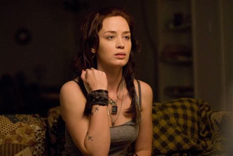 Emily blunt is a powerhouse of an actress who gives a commanding performance in every role. Celebrities, Movies and Games: Sunshine Cleaning ...