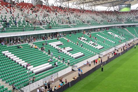 Działka naprzeciwko stadionu legii na sprzedaż stołeczny ratusz chce sprzedać działkę. Legia Warschau - Verein, Stadion und Fans | europapokal.de