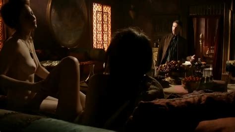 Esmé Bianco And Sahara Knite Lesbo Sex Scene In Games Of Thrones S01e07