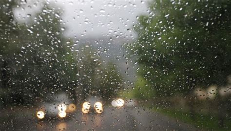 La lluvia, como «acción de llover», es un fenómeno meteorológico. Lluvias y una alta humedad para este martes ...