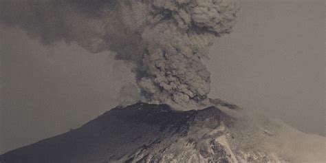 Photos Show Mexicos Popocatépetl Volcano Spewing Ash And Smoke Wsj