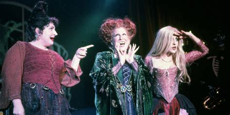 Bette Midler Shares St Look Of Hocus Pocus Reunion With Sarah