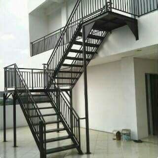 Padahal tangga kayu minimalis memiliki kelebihan dibandingkan tangga beton dan juga tangga besi. 30+ Bentuk Tangga Minimalis Dari Kayu, Yang Terbaru!