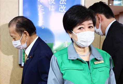 Ａ 混同しがちですが、同じではありません。 緊急事態宣言は、改正新型インフル特別措置法（新型コロナ特措法）に基づき、首相が対象区域と期間を定めて発令できます。 ｑ 緊急事態宣言に強制力はないのですか。 3度目の緊急事態宣言発令へ 東京、大阪、兵庫の3都府県に：イザ!