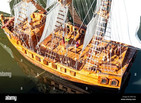 A Spanish Galleon High Resolution Stock Photography And Images Alamy