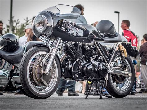 Pin By Quique Maqueda On British Bikes Cafe Racer Motorcycle Vincent