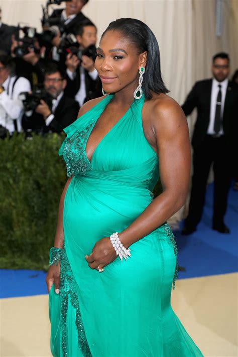 In a clip posted to her instagram account on sunday, the tennis champion, 36, gave her fans a peek into her shocking secret. Serena Williams's Best Maternity Looks | InStyle.com
