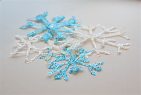 Diy Snowflakes Craft Using Glittered Glue A Cowboys Wife