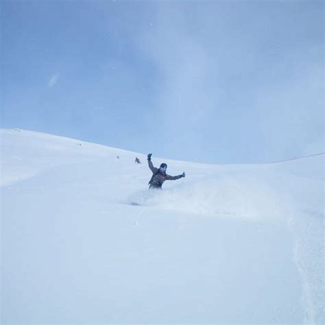 Watch Snowboarder Cheats Death In Mount Washington Avalanche
