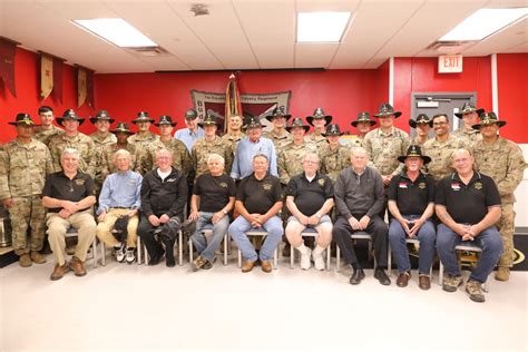 1 1 Cav Vietnam Veterans Connect With Current Iron Soldiers During Fort