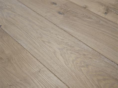 Everyone telling me that oak floors are outdated and that i should choose one of the new prefinished floors. 5/8" x 7-1/2" Prefinished White Oak Laguna Hardwood Flooring