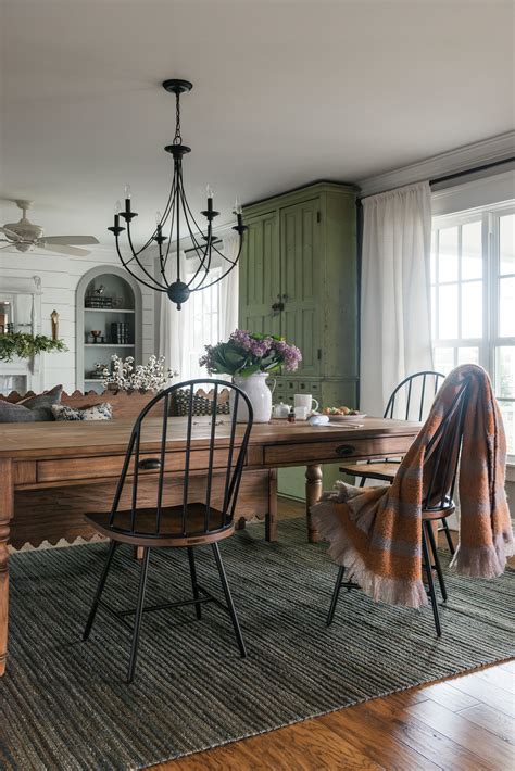 The 150+ item(!) collection brings a springtime assortment of the gaines' tried and true favorites like tableware and kitchen decor, but we're most excited about the new wall paper offerings (and we think you will be. 25 Exquisite Corner Breakfast Nook Ideas in Various Styles ...