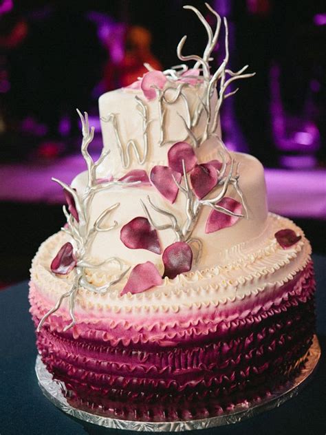 Cakes for weddings & engagements & all occasions. UNUSUAL WEDDING CAKE IDEAS | PINK LOTUS EVENTS