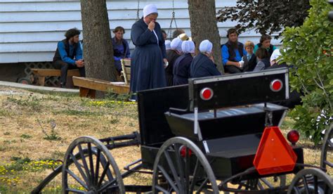 Amish A Growing Group In New York Mourn Crash Victims The New York Times