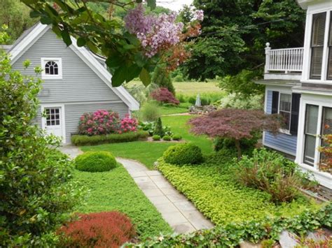 Maybe you would like to learn more about one of these? Mark's wonderfully tasteful garden in Connecticut ...