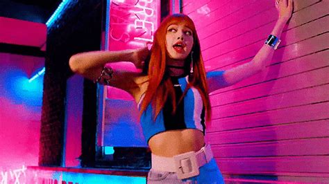 Download the gif to upload or use the direct link of the gif (right click gif you like and click open image in new tab make sure the suffix of the gif is.gif or course. Pin on Lalisa ️