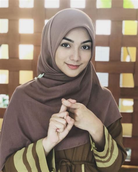 Citra Kirana Biodata Profil Fakta And Perjalanan Karir Wanita Cantik Gadis Cantik Gaya Hijab