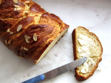 Make playful cupcakes, elegant tortes, scrumptious cheesecakes. Greek Easter Bread (Tsoureki) | Recipe | Greek recipes ...