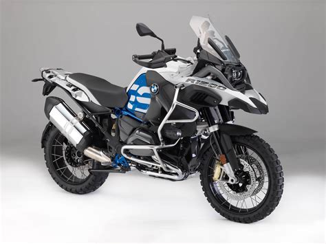 The bmw r1200r offers a perfect combination between classic and modern perhaps it goes without saying that the bmw r1200r is packed with all the modern features expected from a top manufacturer. Preço médio do seguro da BMW R 1200 GS: Cotações e Simulações