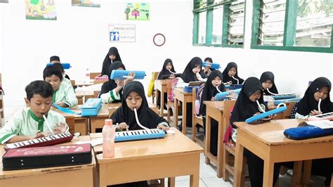 Ibu kita kartini kompilasi lagu anak lagu anak indonesia nursery rhymes أغنية للأطفال. Menyanyikan Lagu Ibu Kita Kartini dengan menggunakan ...