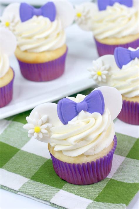 Minnie Mouse Daisy Duck Inspired Cupcake Recipe