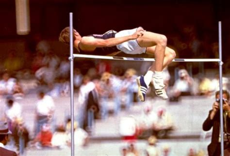 As tcnicas bsicas de execuo do salto em altura foram evoluindo ao longo dos tempos, fruto da investigao, das condies tcnicas. Atletismo: Salto em Altura - "Nambauane" de Victor Pinho ...