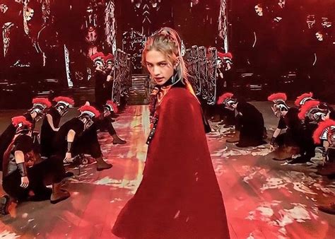 He is a member of the boy group. Hyunjin at MAMA 2020 | Felix stray kids, Pretty boys, Stray