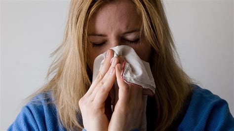 Anche i dolci e i prodotti da forno confezionati devono essere consumati senza esagerare. Allergie: ecco quali sono gli alimenti consigliati e ...