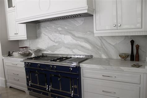 Elegant Calacatta Marble Kitchen With Stunning Full Height Backsplash