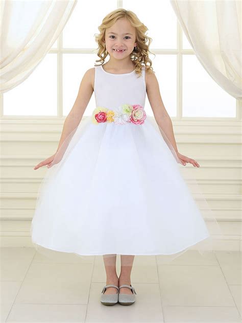 Encuentra tu vestido de fiesta para tus bodas de día o noche, de cóctel, para bautizos o comuniones. 84 Vestidos de Primera Comunion ¡Lindos Modelos Originales ...