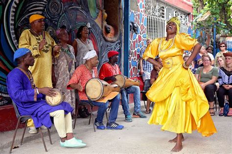24 Thrilling Photographs Of Cuban People And Culture Cuban Culture
