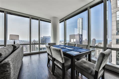 As of august 2021, the average apartment rent in chicago, il is $1,335 for a studio, $1,904 for one bedroom, $2,266 for two bedrooms, and $3,222 for three bedrooms. Chicago, Illinois Vacation Rental | OneEleven 3 Bedroom 06 ...