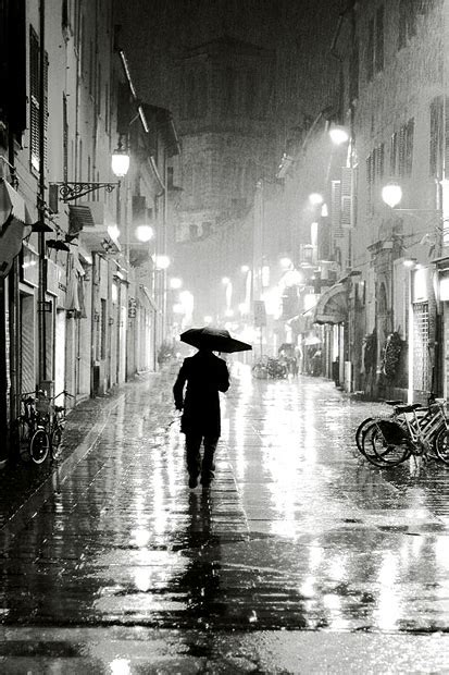 Rain Black And White Walking In The Rain Singing In The Rain Night