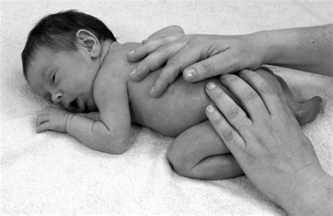 Conseils De Massages Pour Bébé Tout Pour L Enfant