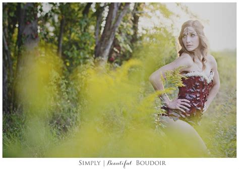 floral corset shoot outdoor boudoir photography simply beautiful boudoir