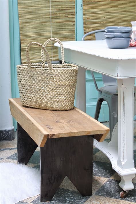 Maderas exóticas y tejidos naturales en perfecta armonía se unen para crear muebles rústicos duraderos y exclusivos. fotos de muebles rusticos estilo campo