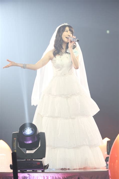 [48group photo] akb48 s yuki kashiwagi holds large scale solo concert in cute wedding dress