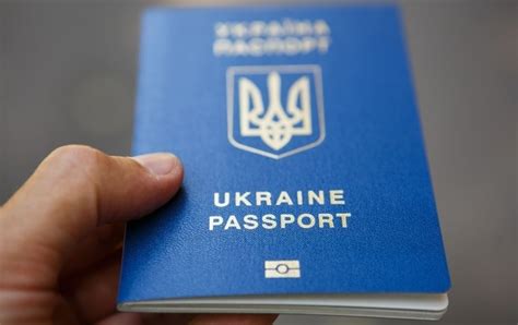 Український паспорт покращив свої позиції в міжнародному рейтингу Henley And Partners ШоТам