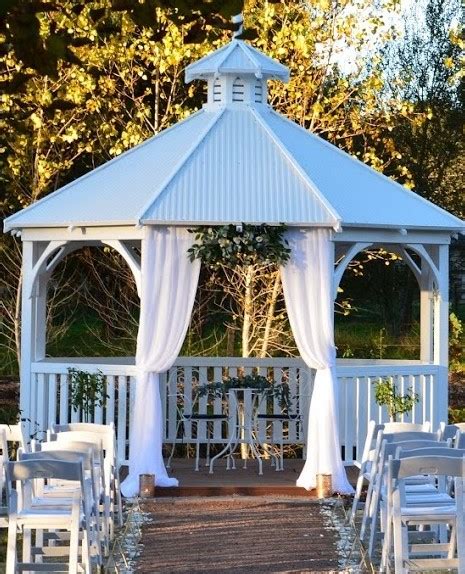 DIY Ideas for decorating the perfect wedding gazebo | The Secret Garden