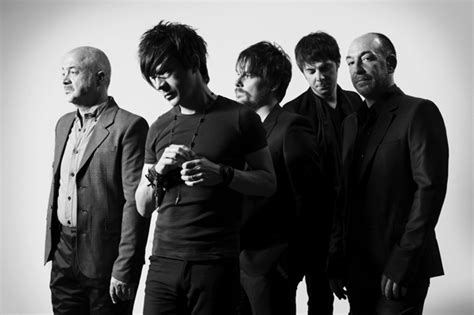 A film, which in itself a revolution, a stand on issues of colonialism and resistance, culture and politics, and history and tradition made. Indochine : un nouvel album en février 2013 | Actualité ...