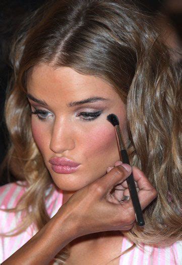 Backstage Makeup At 2009 Victorias Secret Fashion Show Fashion Show