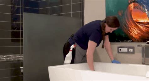 How To Clean Bathtub Maid And Cleaning Service Atlanta