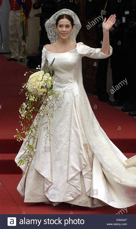 The Most Iconic Royal Wedding Gowns Of All Time Artofit