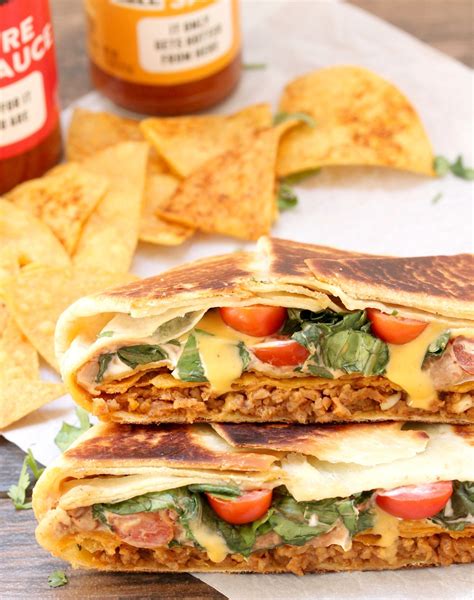 Cook your tvp in a skillet with a bit of water, oil and taco seasoning until heated through, spice to taste with chili powder or flakes. Vegan Crunchwrap Supreme | Recipe | Food recipes, Food ...