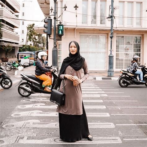 Check spelling or type a new query. 10 Inspirasi OOTD Hijab Pakai Tunik ala Erica Putri, Simpel & Manis!