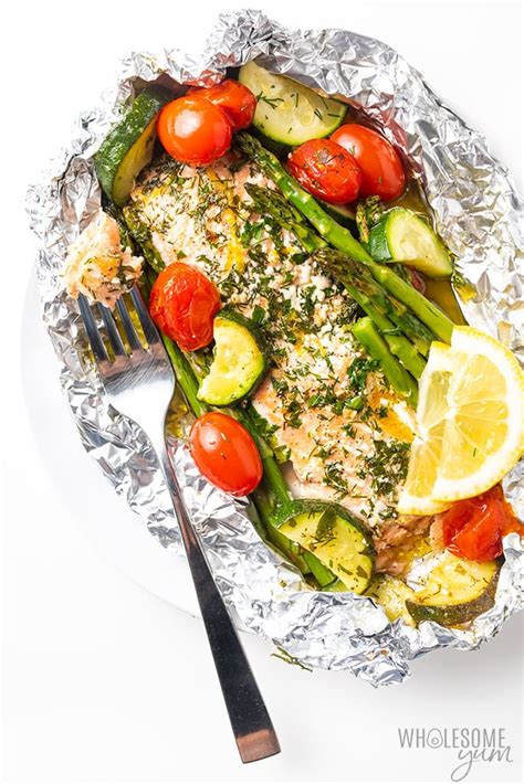 Making sure the salmon is patted dry of excess moisture, rub some oil on the fish and season with salt and pepper. Baked Salmon Foil Packets With Vegetables (+ Grill Option ...