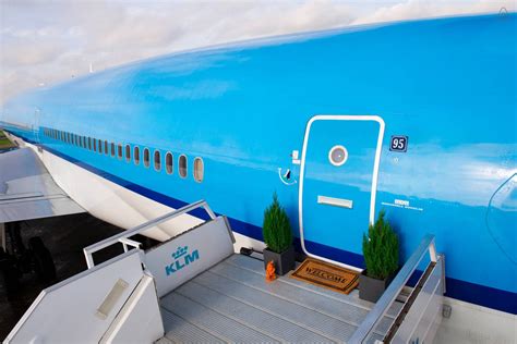 Oregon man lives inside 727 airplane home in the middle of the woods! KLM Is Renting Out an Airplane Apartment on Airbnb