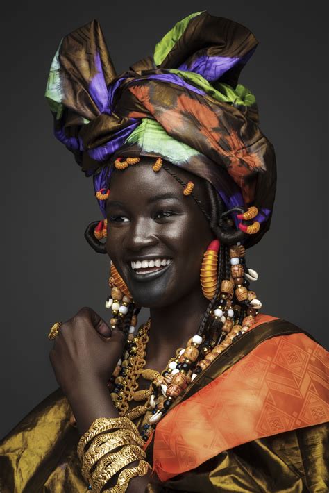 Pour Célébrer Lindépendance Du Sénégal Le 4 Avril La Mannequin