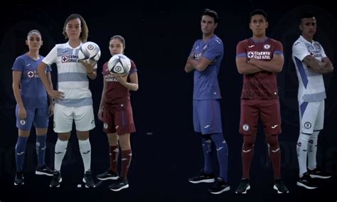 Camisa gris manga longa masculina cinza claro. Cruz Azul presentó su nuevo uniforme para 'Guard1anes' 2020
